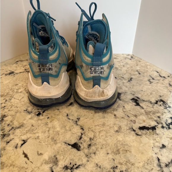 NIKE LEBRON 19 SPACE JAM - Picture 4 of 7